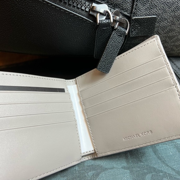 Michael Kors Cooper MK Signature Stripe Commuter Slingpack + Wallet Set - Picture 7 of 7